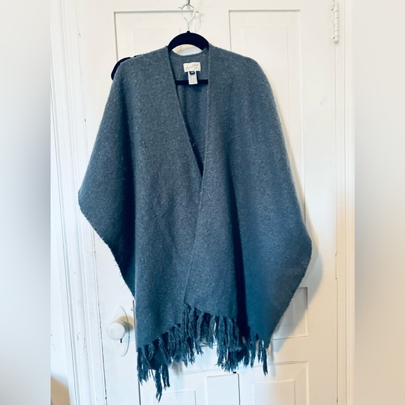 Poncho - Picture 1 of 1